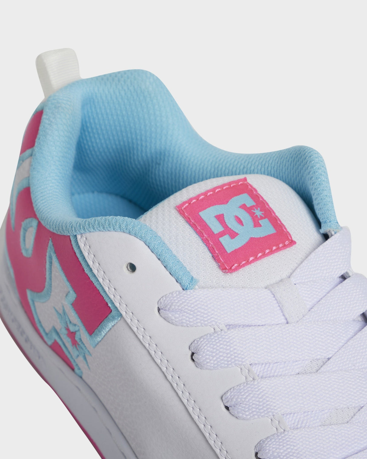 DC Court Graffik - White/Hot Pink/Turquoise