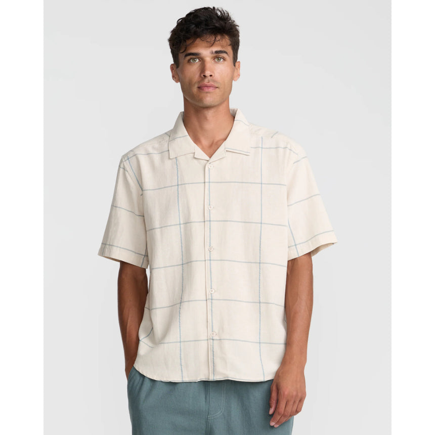 RVCA RVCA Men's Vacancy Short Sleeve Button Up Ceramic M Mens Button Up Short Sleeve Shirts