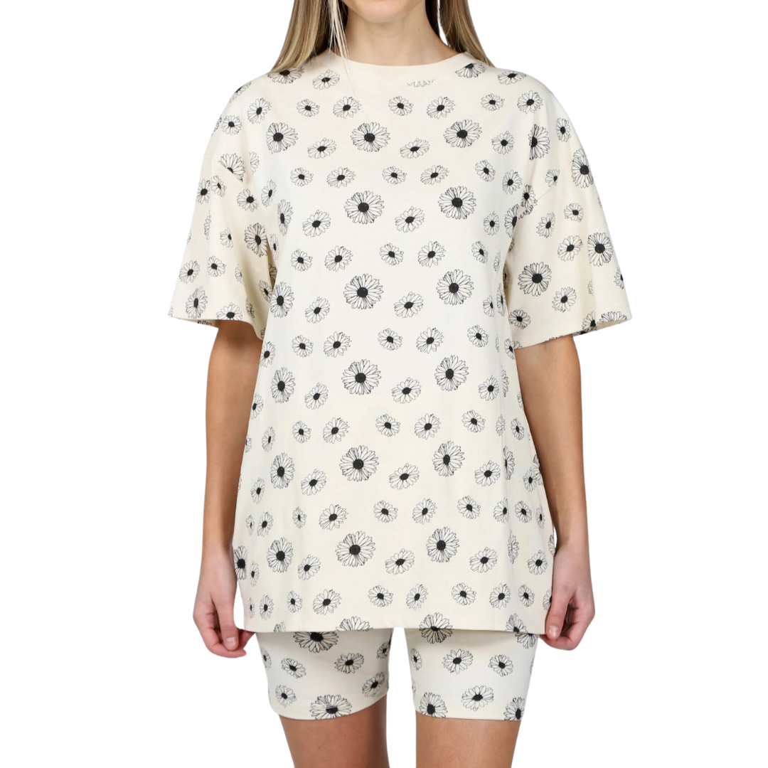 Brunette Women's All Over Daisy Print Oversized Boxy Tee