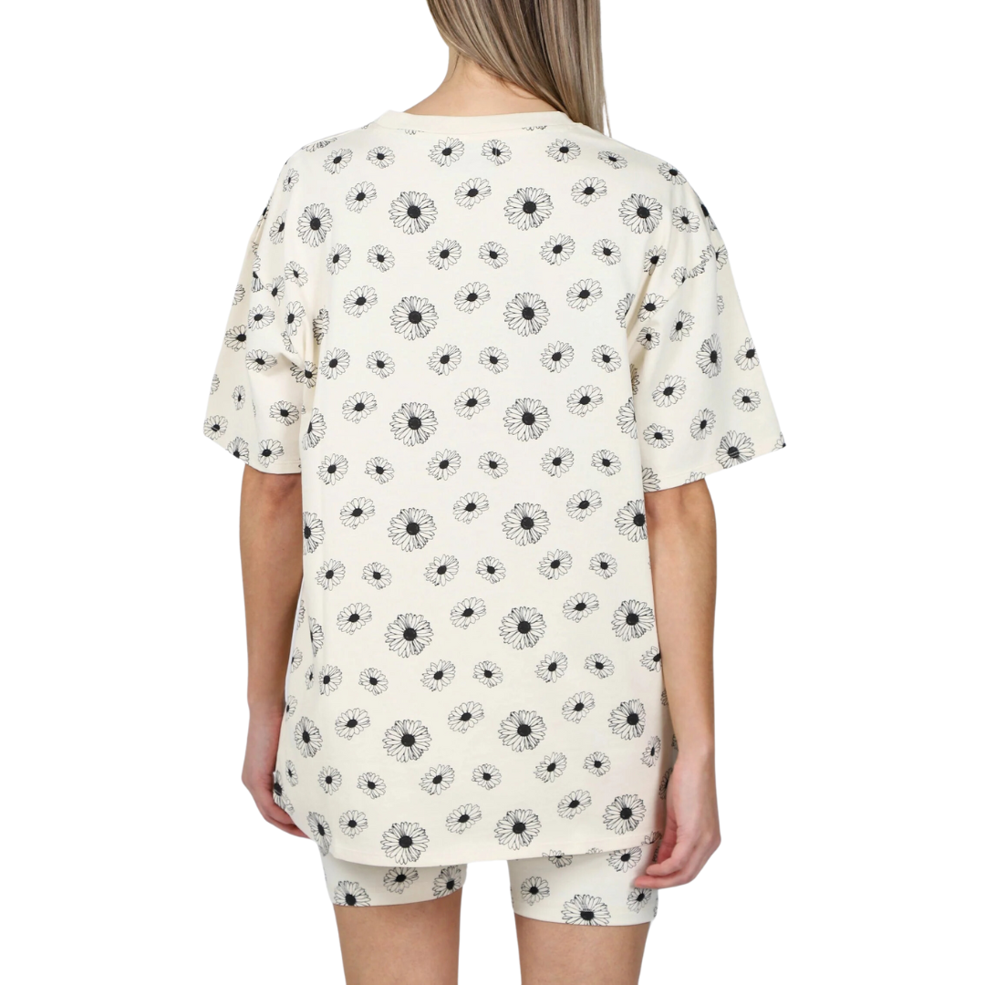 Brunette Women's All Over Daisy Print Oversized Boxy Tee