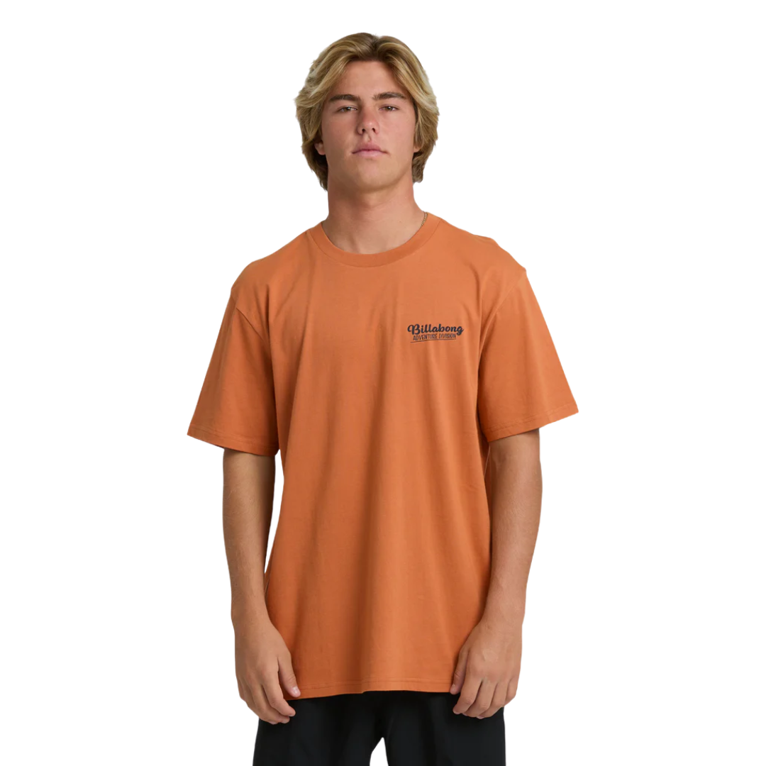 Billabong Billabong Men's Post Card Avid Premium SS Tee - Dusty Orange Dusty Orange