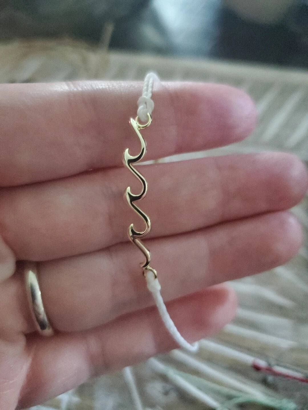 Pura Vida Delicate Wave Bracelet RG