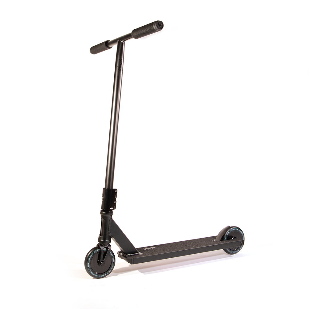 North Scooters North Switchblade Spring 2022 - Complete Scooter Black / Matte Black Scooter Completes