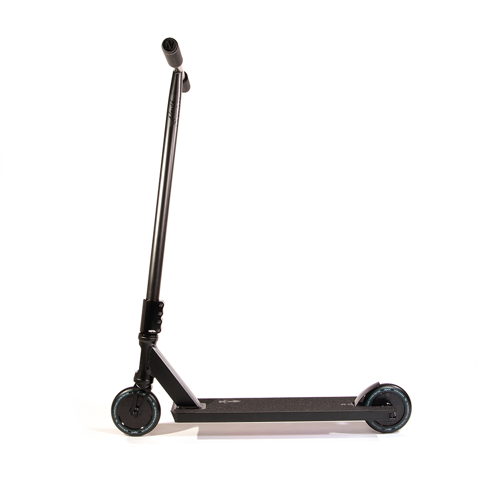 North Scooters North Switchblade Spring 2022 - Complete Scooter Black / Matte Black Scooter Completes
