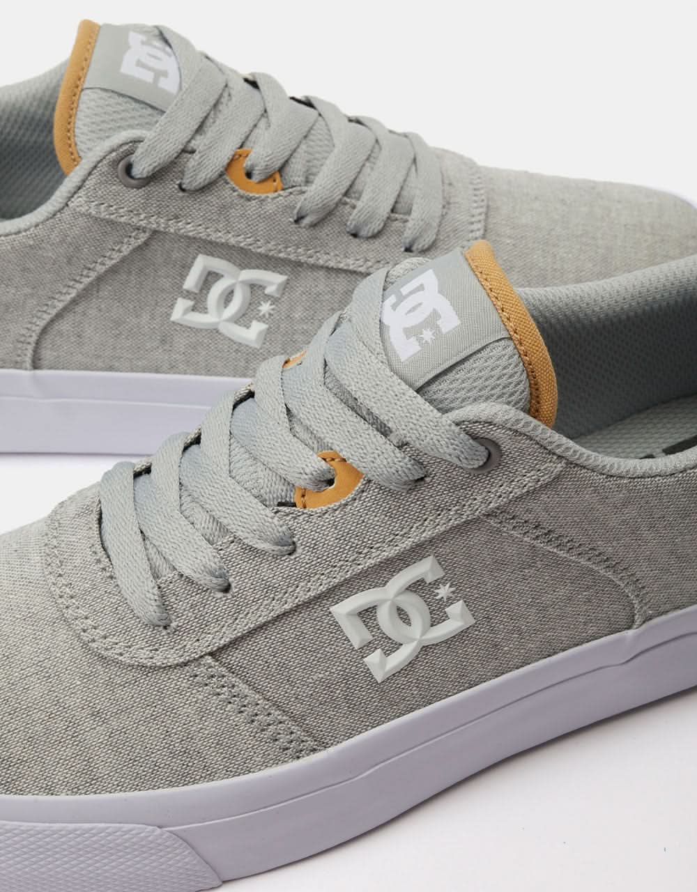 DC DC Men's Teknic TX SE Shoes Light Grey 9 Mens Skate Shoes 6 to 18