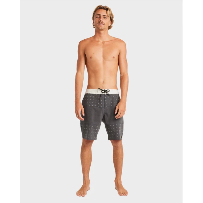 Billabong Billabong Men's Tribong Low Tide 19" Boardshorts - Black Black 28 Mens Board Shorts