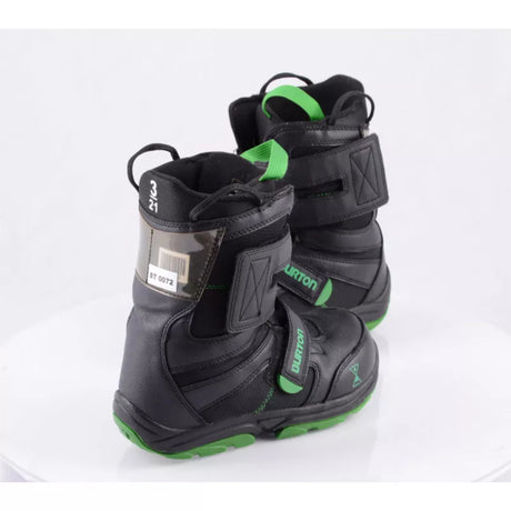 Burton Burton - Kids' Progression XS Snowboard Boots - Black/Green Black/Green 12C Youth Boys Snowboard Boots 7T to 13T and 1 to 6 US size