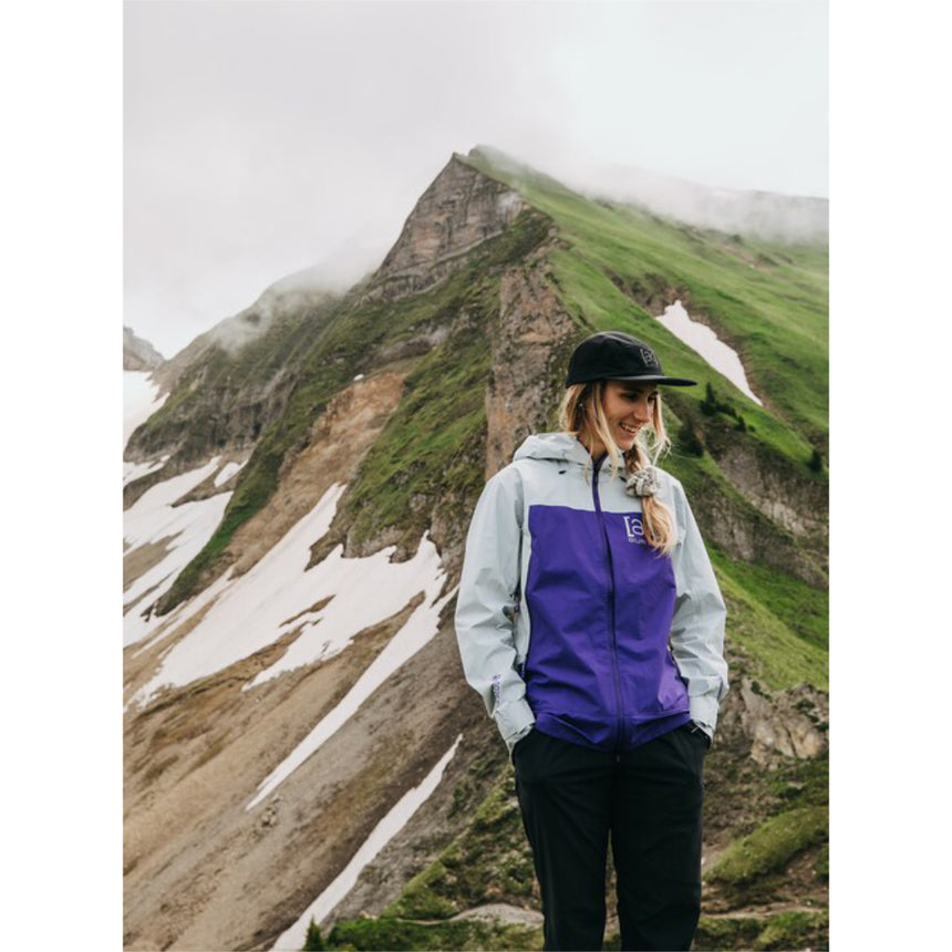 Burton Women's [ak] Surgence GORE-TEX Jacket - Lunar Gray / Prism Violet