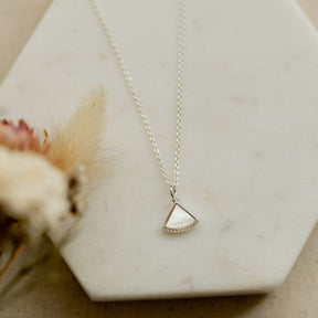 Glee Jewelry Glee Fanfare Necklace - Mother Of Pearl gold/mother of pearl OS Jewelry