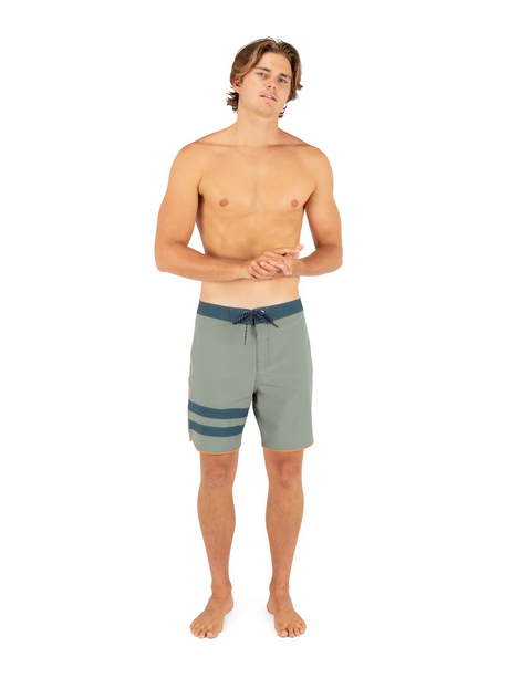 Hurley Hurley Men's Phantom - Eco Block Party Solid 18" Boardshorts Great White 30 Mens Board Shorts