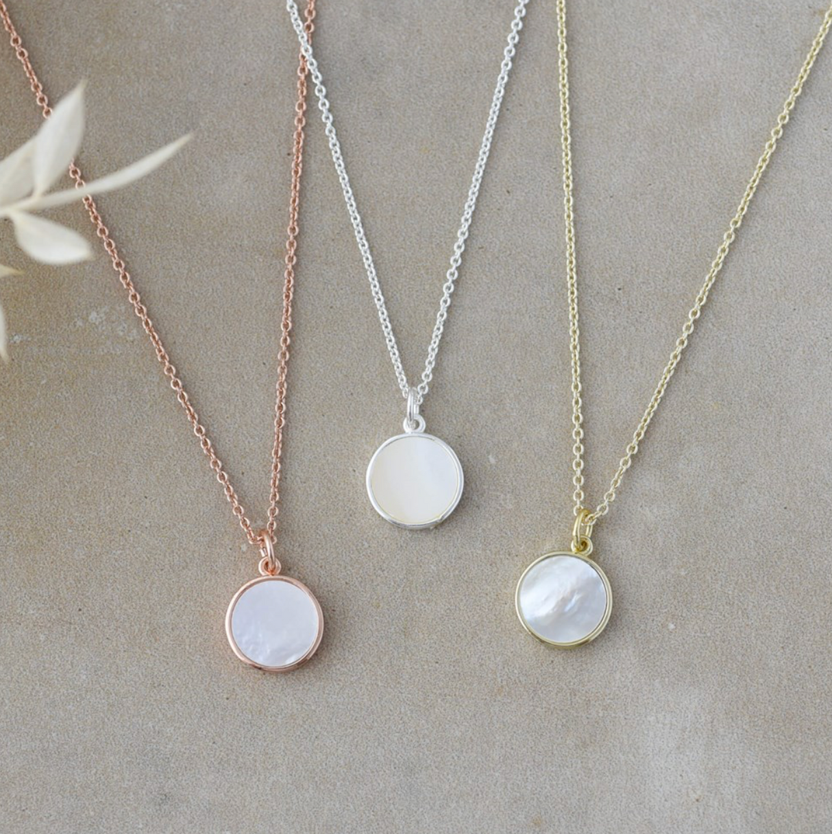 Glee Alluring Necklace - Mother Of Pearl