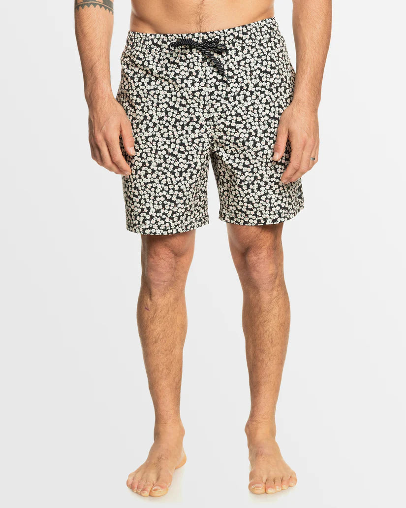 Quiksilver Quiksilver Men's Remade Mix Volley 17NB Shorts OYSTER WHITE S Mens Elastic Swim Trunks